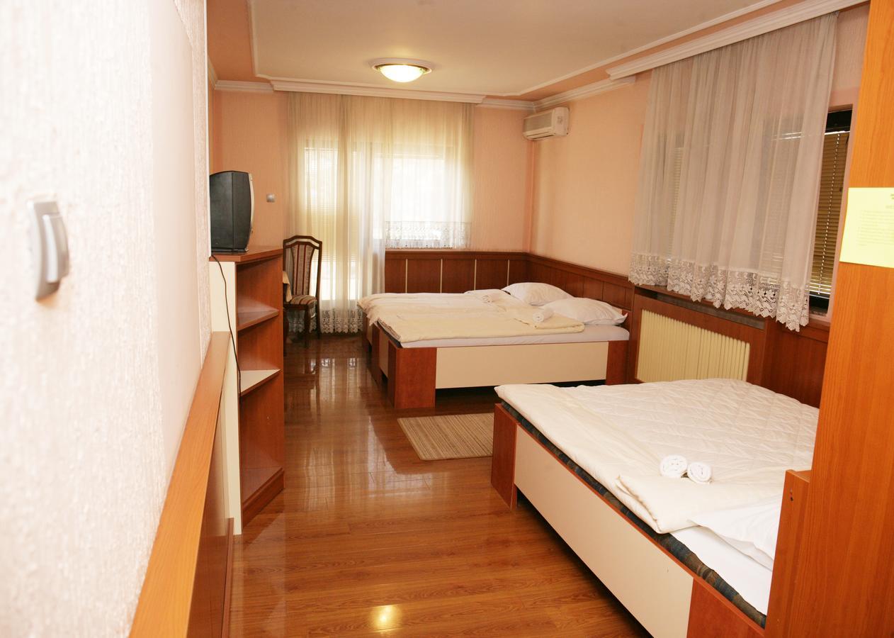 באניה לוקה Motel Nana מראה חיצוני תמונה