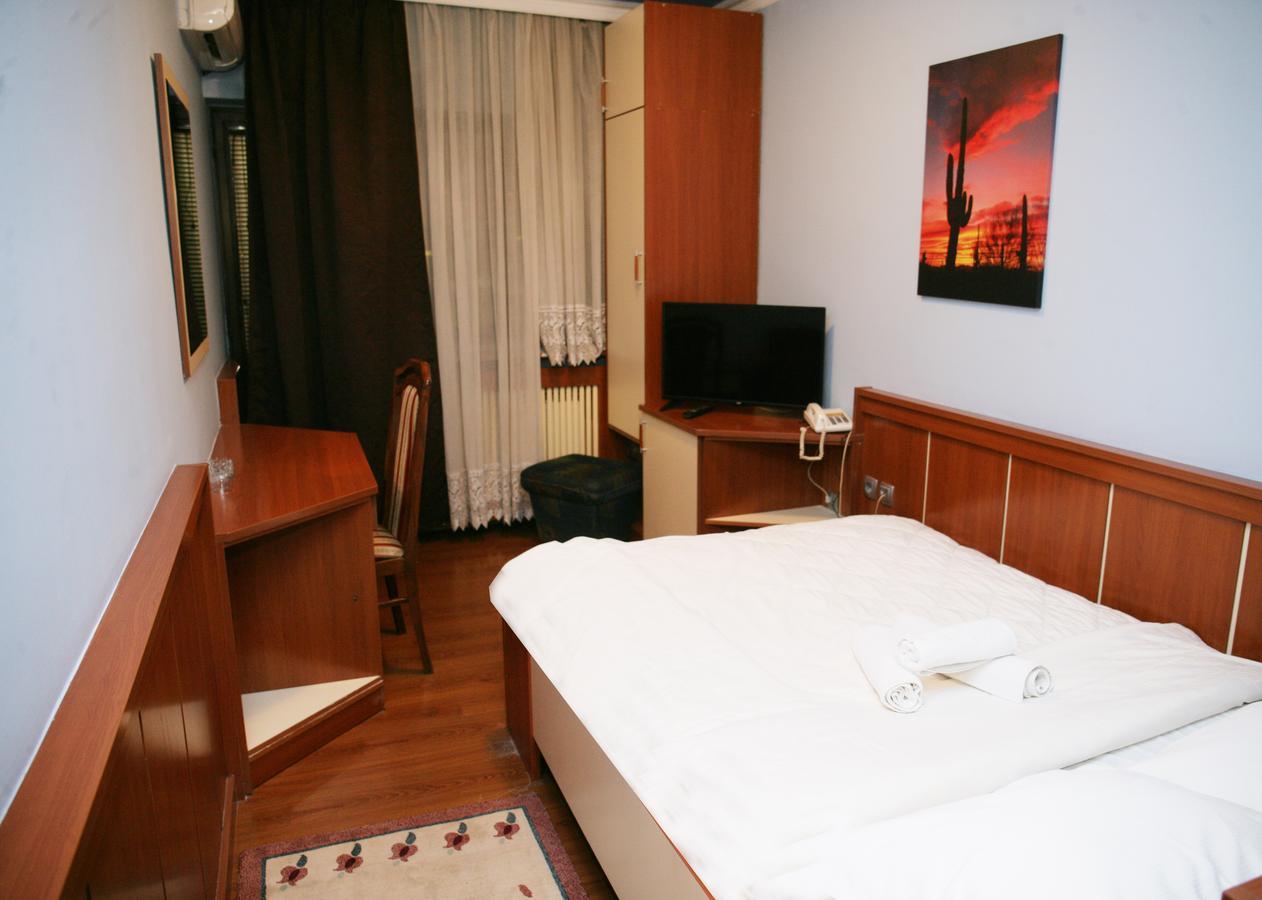 באניה לוקה Motel Nana מראה חיצוני תמונה