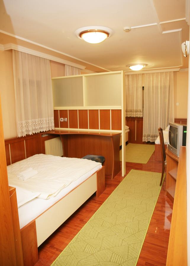 באניה לוקה Motel Nana מראה חיצוני תמונה