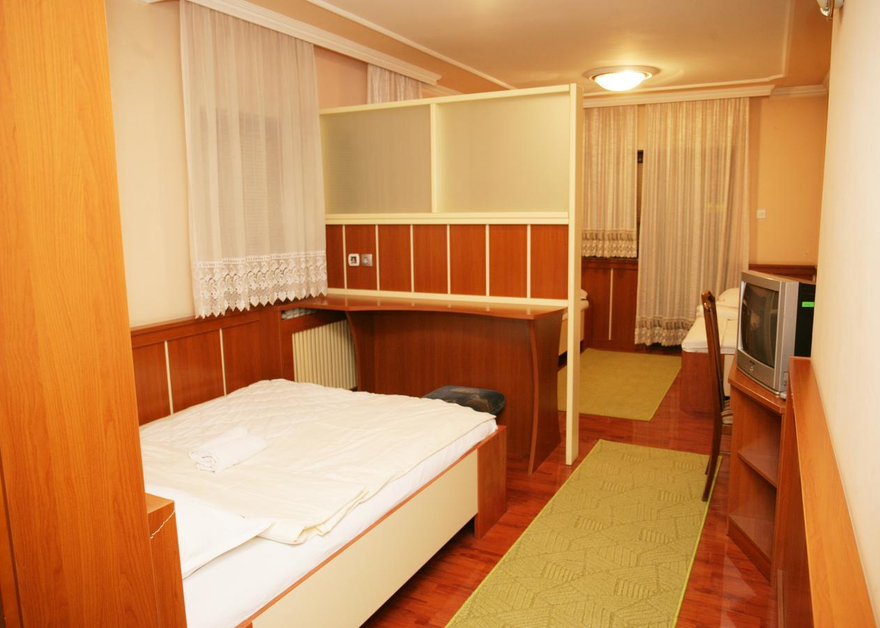 באניה לוקה Motel Nana מראה חיצוני תמונה