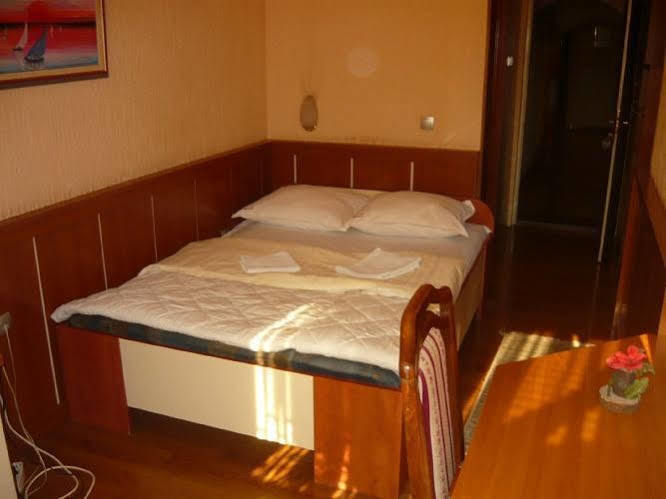 באניה לוקה Motel Nana מראה חיצוני תמונה