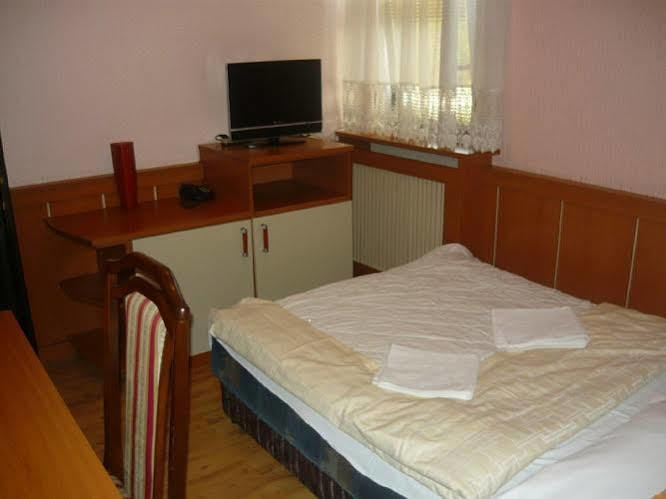 באניה לוקה Motel Nana מראה חיצוני תמונה