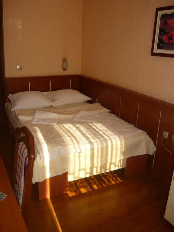 באניה לוקה Motel Nana מראה חיצוני תמונה